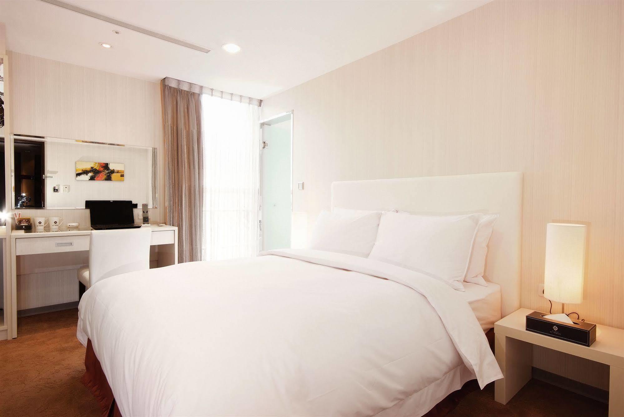 Butler Hotel Taichung Eksteriør bilde
