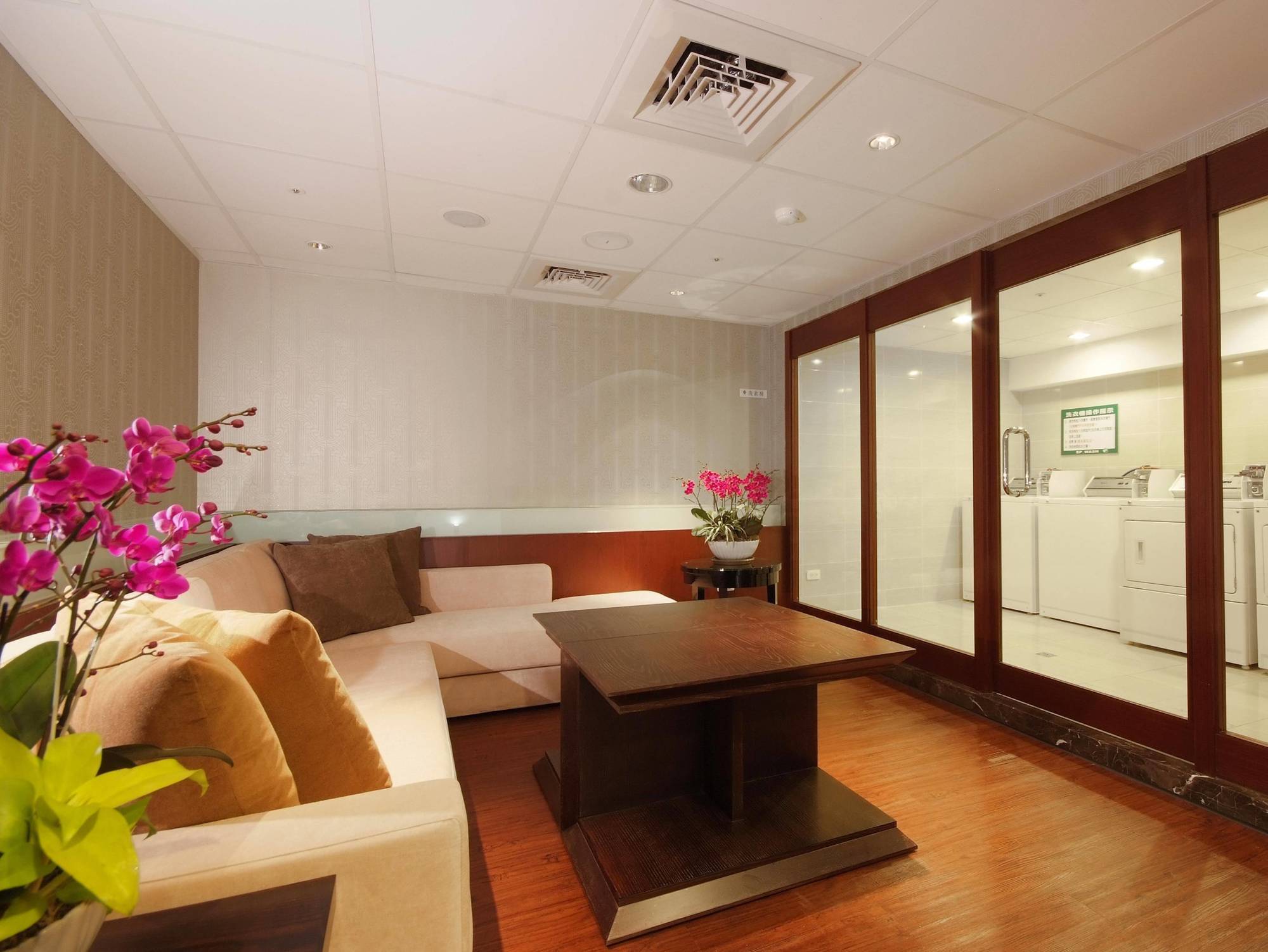 Butler Hotel Taichung Eksteriør bilde
